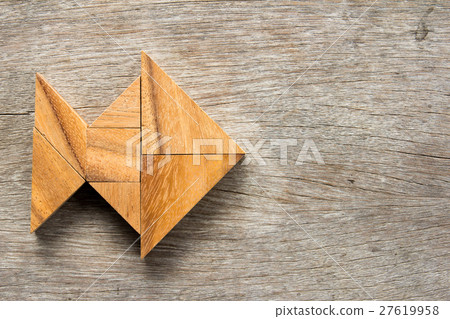 Chinese tangram puzzle in fish shape 27619958