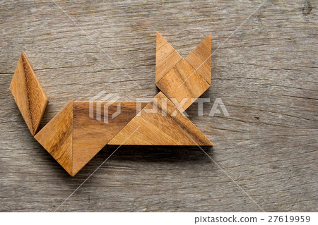 Chinese tangram puzzle in cat sitting shape 27619959
