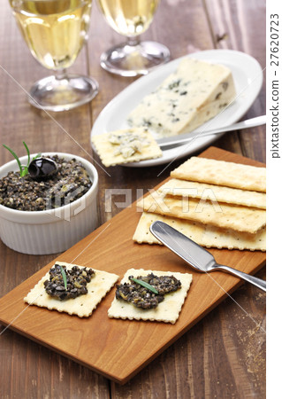 Tap nurs and crackers Tap nurs and crackers 27620723