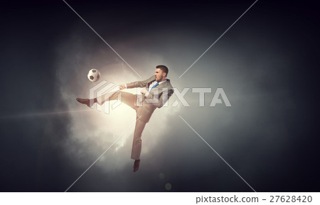 He is leader and forward player He is leader and forward player 27628420