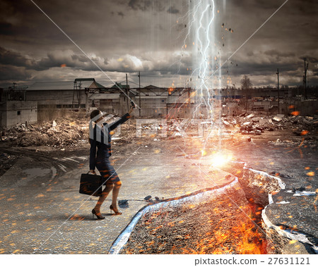 Businesswoman catching moment on her mobile 27631121