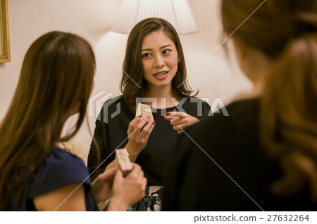 Hotel girls party party meal 27632264