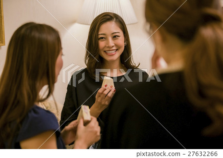Hotel girls party party meal 27632266