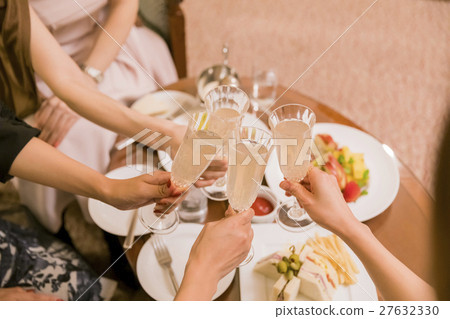 酒店女孩派對聚會敬酒 27632330