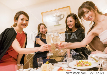 酒店女孩派對聚會敬酒 27632421