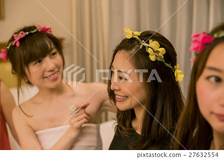 Hotel Women's Association head dress wreath 27632554