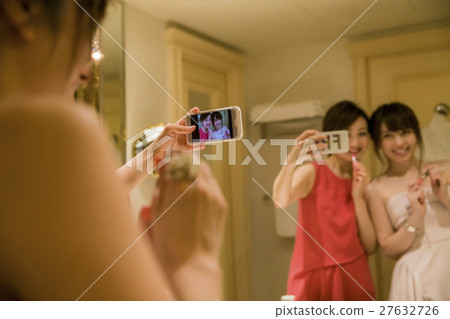 Hotel Women's Association Powder Room Self-taken 27632726