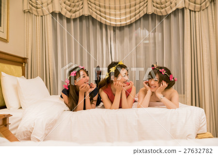 酒店婦女協會推論肖像 27632782