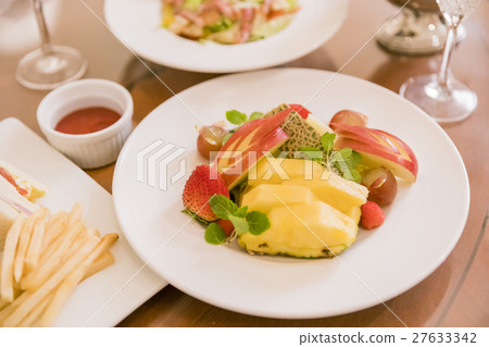 Assorted cooking fruit Assorted cooking fruit 27633342