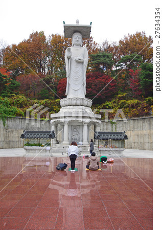 佛教寺廟在首爾的中心 佛教寺廟在首爾的中心 27634354