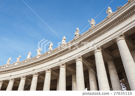 Saint Peters Basilica's sculpture. Saint Peters Basilica's sculpture. 27635119