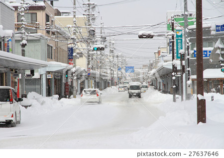 多雪的國家的街道 多雪的國家的街道 27637646