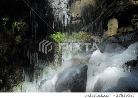 Waterfall of ice water Momo O 27639555