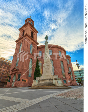 Paulsplatz square of Frankfurt city, Germany Paulsplatz square of Frankfurt city, Germany 27639569