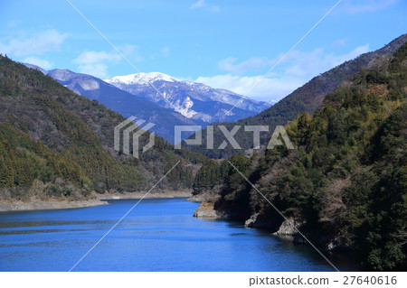 Winter landscape of the southern shikoku mountains Winter landscape of the southern shikoku mountains 27640616