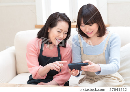 Parent-child lifestyle smartphone 27641312