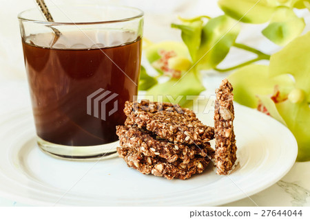 raw cookies with seeds, figs, vegan desserts raw cookies with seeds, figs, vegan desserts 27644044