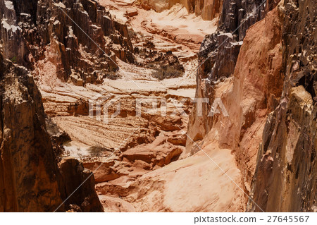 Ankarokaroka canyon in Ankarafantsika, Madagascar 27645567