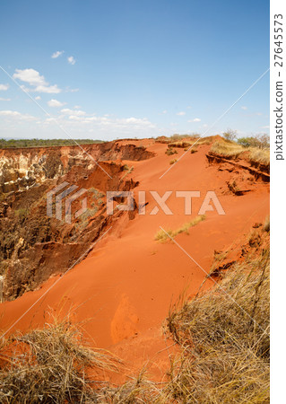 Ankarokaroka canyon in Ankarafantsika, Madagascar Ankarokaroka canyon in Ankarafantsika, Madagascar 27645573