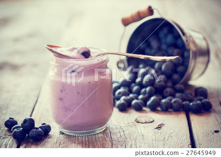 Fresh yogurt and blueberries 27645949