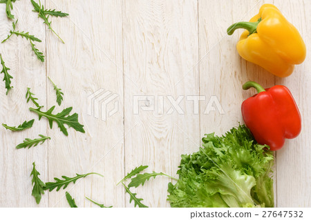 bell pepper, green salad and arugula, top view 27647532