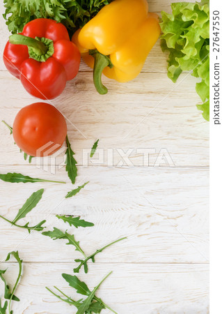 bell pepper, green salad and arugula, top view 27647550