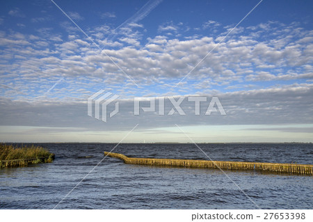 Lake Tjeukemeer in Friesland Lake Tjeukemeer in Friesland 27653398
