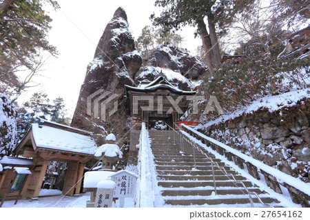 榛名神社在冬天雙龍公門和Hideki岩石 榛名神社在冬天雙龍公門和Hideki岩石 27654162