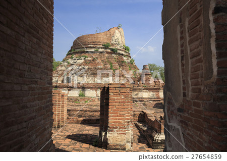 Ayutthaya remains Wat Kudidao 27654859