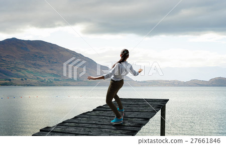 Girl ride skateboard Girl ride skateboard 27661846