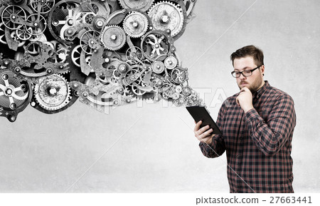 Man using digital tablet 27663441