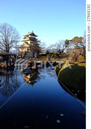 高島城和池塘(垂直) 高島城和池塘(垂直) 27668192