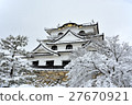 Hikone castle snow scene 27670921