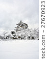Hikone castle snow scene 27670923