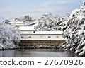 Hikone castle snow scene 27670926