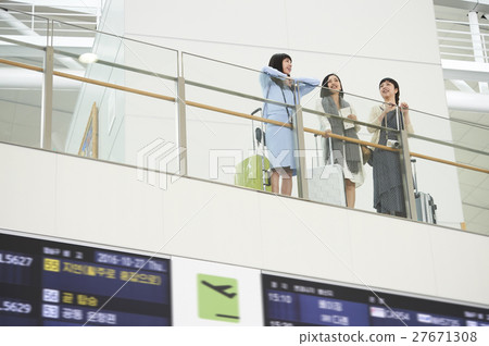 Women Airport 27671308