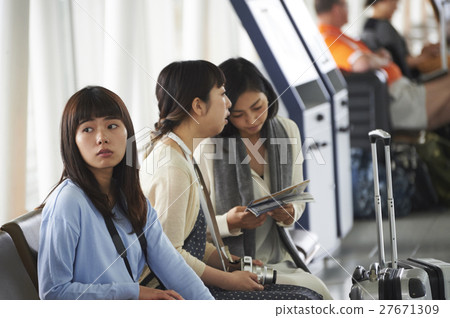 Women Airport 27671309