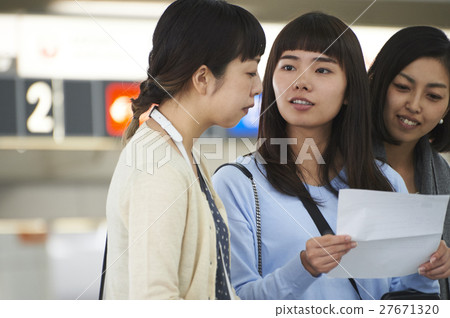 Women Airport 27671320