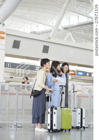 Women Airport 27671339