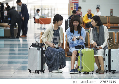 Women Airport 27671349