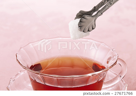Black tea and sugar Black tea and sugar 27671766
