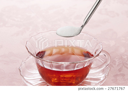 Black tea and sugar 27671767