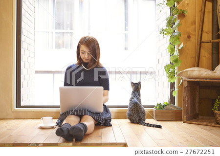 Cat Cafe Cat Cafe 27672251