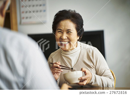 Senior Life Scene 27672816