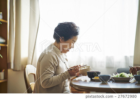 Senior Life Scene Senior Life Scene 27672980