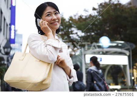 在5個約會Sumaho購物婦女購物的商業婦女小姐lifesta以後購物 27675501