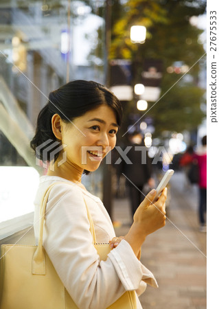 等待5個約會之夜購物Sumocho購物女性商務女士年輕女士 27675533