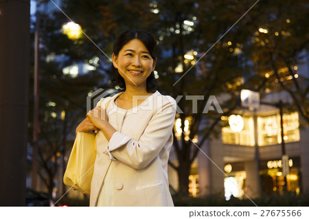 Waiting After 5 Dating Night Shopping Shopping Women Business Woman Young lady 27675566