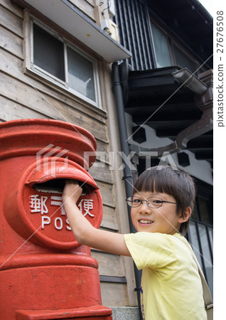 Mail post (child posting scenery) 27676508