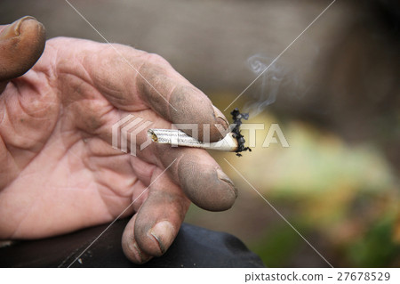 Smoking Smoking 27678529